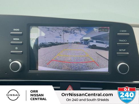 Used 2025 Hyundai Elantra Hybrid FWD image 25