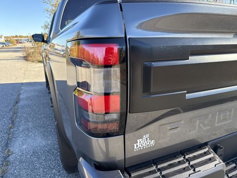 New 2026 Nissan Frontier PRO-4X w/ Pro-4x Convenience Package image 15