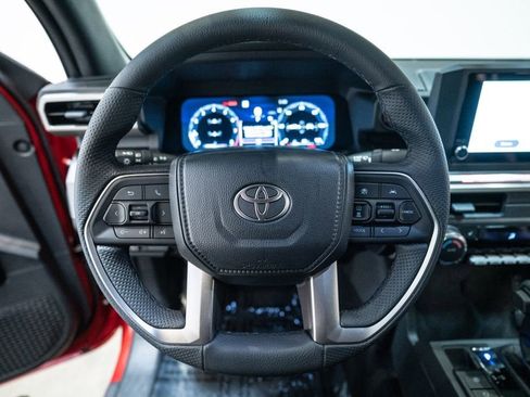 Certified 2025 Toyota Tacoma TRD Off-Road image 19