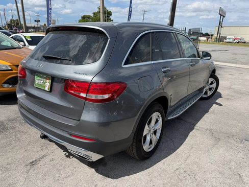 Used 2017 Mercedes-Benz GLC 300 4MATIC image 4