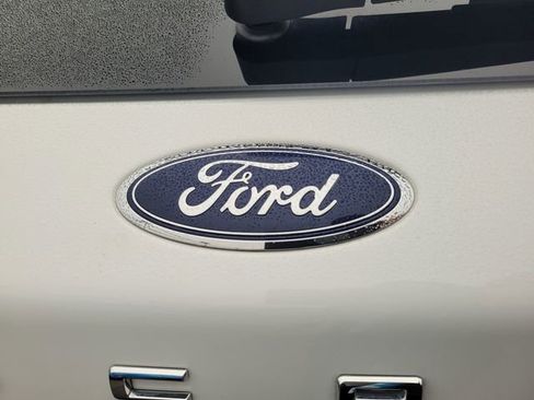 Certified 2023 Ford Escape SE w/ PHEV Premium Package image 7