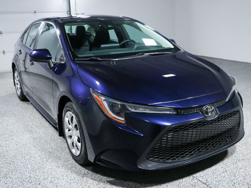 Used 2022 Toyota Corolla LE w/ Carpet Mat Package (TMS) FWD image 5