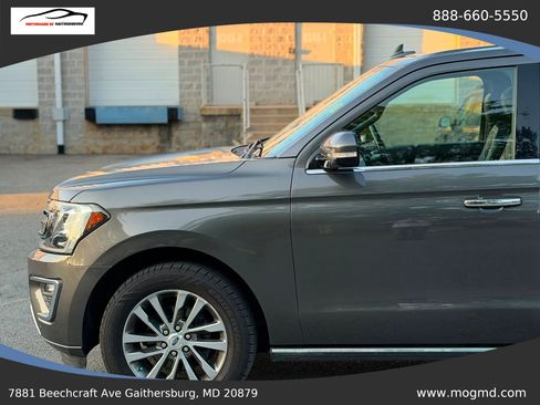 Used 2018 Ford Expedition Limited w/ Equipment Group 301A AWD/4WD image 8