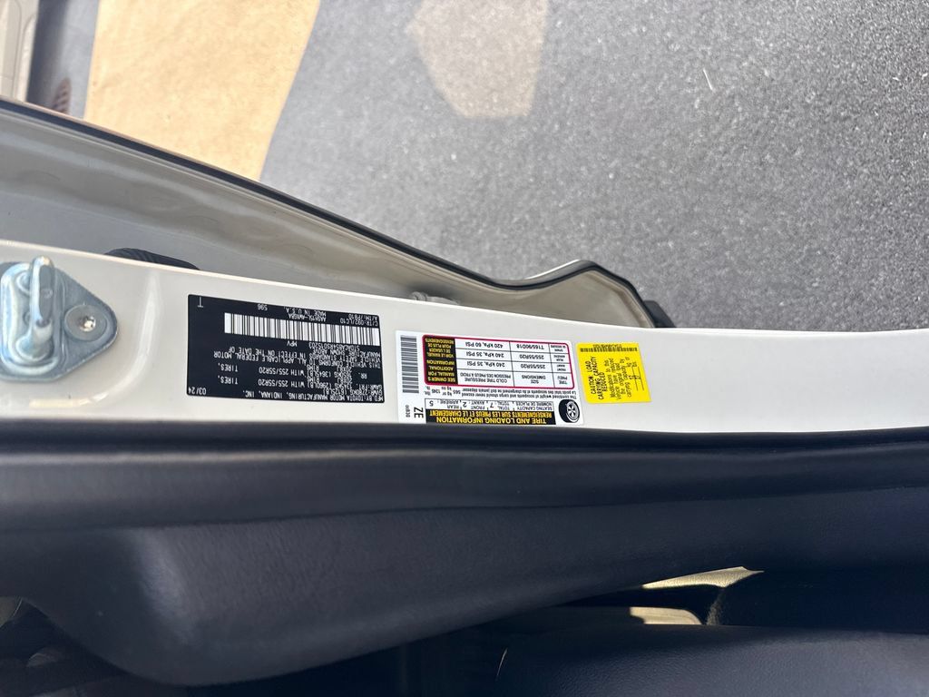 Used 2024 Toyota Grand Highlander AWD Hybrid image 23