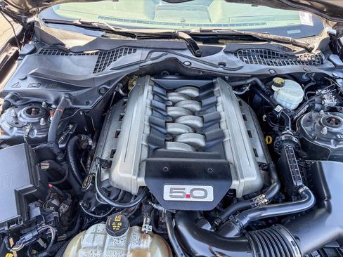 Used 2017 Ford Mustang GT w/ Black Accent Package RWD image 26