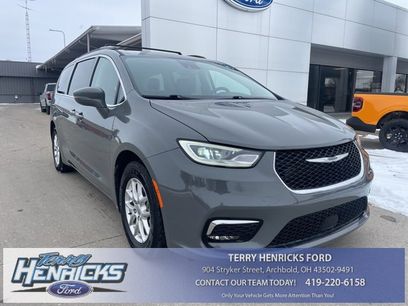 Used 2022 Chrysler Pacifica Touring-L