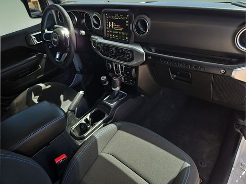 Used 2023 Jeep Wrangler Unlimited Rubicon 4xe AWD/4WD image 12