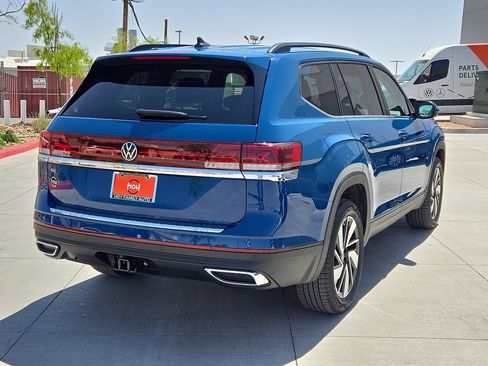 Used 2025 Volkswagen Atlas SE FWD image 11