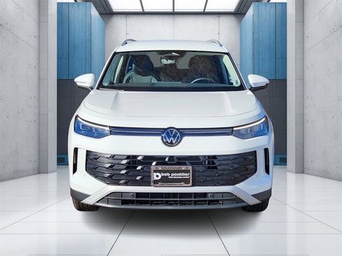 New 2026 Volkswagen Tiguan SE image 21