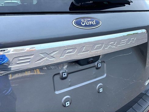 Used 2024 Ford Explorer XLT w/ Equipment Group 202A AWD/4WD image 32