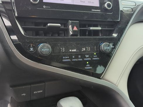 Used 2023 Toyota Camry SE FWD image 18