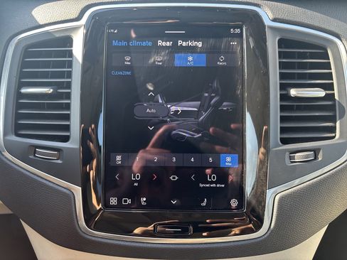 Used 2023 Volvo XC90 B5 Core AWD/4WD image 19