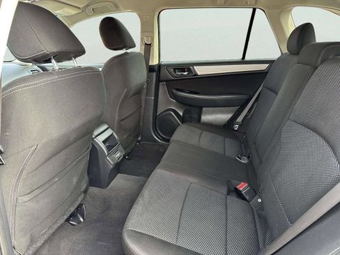 Used 2018 Subaru Outback 2.5i Premium image 10