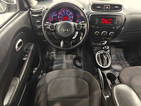 Used 2015 Kia Soul FWD image 4