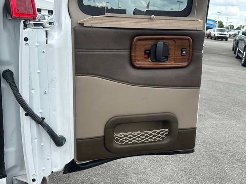 Used 2023 Chevrolet Express 2500 RWD image 13