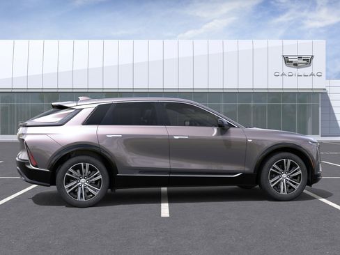 New 2026 Cadillac Lyriq Luxury image 5