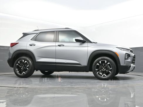 Certified 2023 Chevrolet TrailBlazer LT w/ Convenience Package FWD image 43