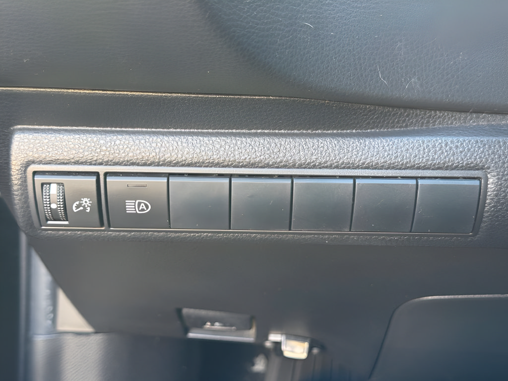 Used 2019 Toyota Corolla SE w/ Carpet Mat Package FWD image 23