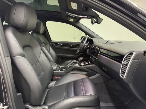 Used 2019 Porsche Cayenne S AWD/4WD image 10