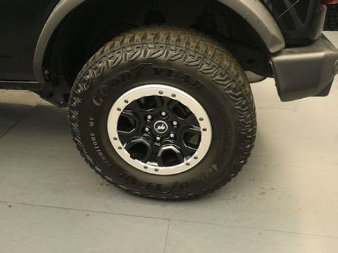 Certified 2023 Ford Bronco Big Bend w/ Sasquatch Package AWD/4WD image 9