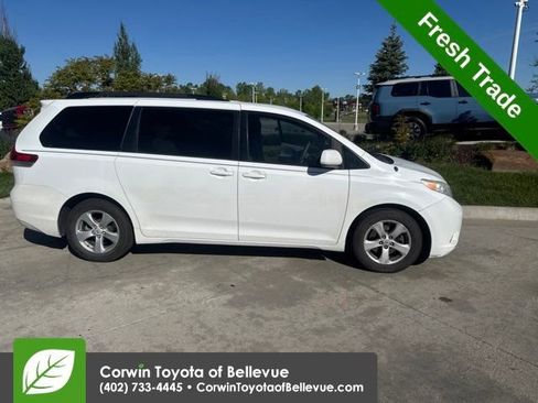 Used 2013 Toyota Sienna LE FWD image 2