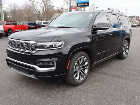 Used 2022 Jeep Grand Wagoneer Series III w/ Rear Seat Video Group 1 AWD/4WD image 45