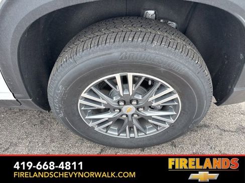 New 2025 Chevrolet Traverse LT w/ Enhanced Driving Package image 9