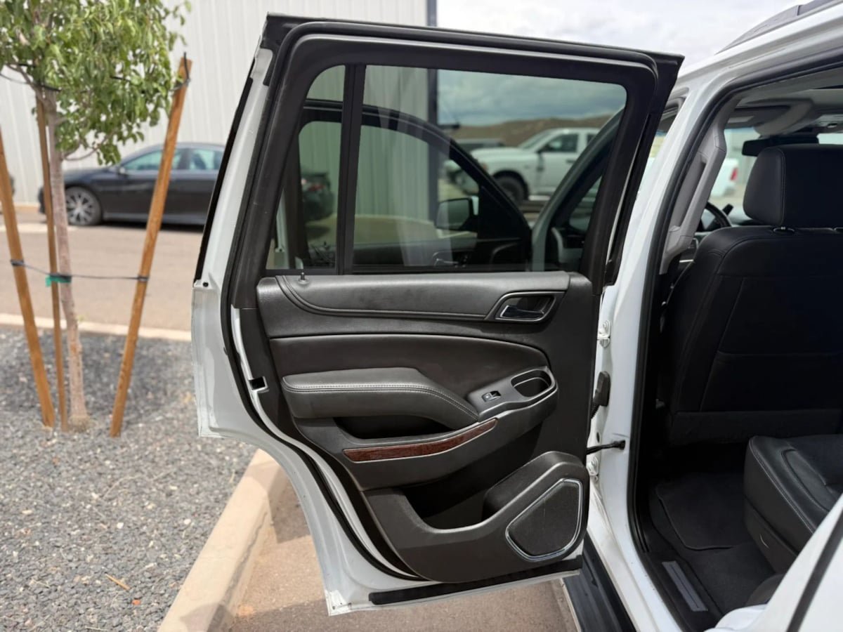 Used 2019 GMC Yukon SLT AWD/4WD image 37