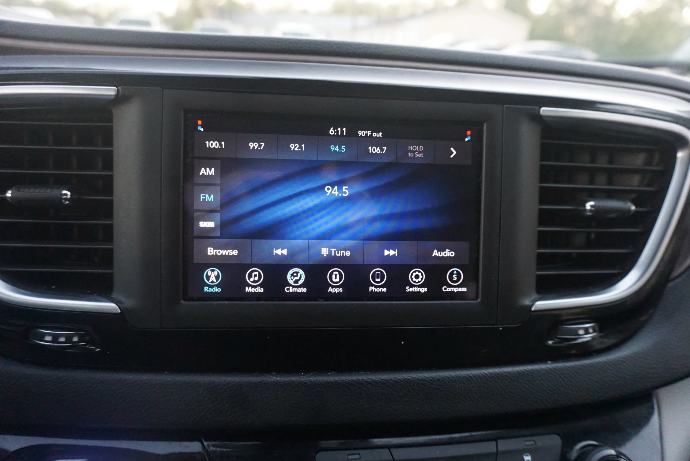 Used 2021 Chrysler Voyager Lxi FWD image 10