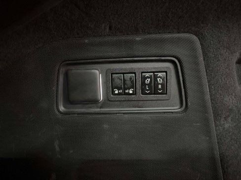 Used 2021 Cadillac Escalade Luxury RWD image 59