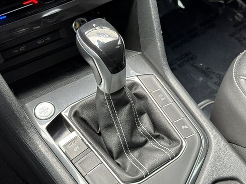 Used 2022 Volkswagen Tiguan SE R-Line AWD/4WD image 18