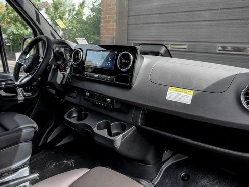 New 2025 Mercedes-Benz Sprinter 2500 image 24