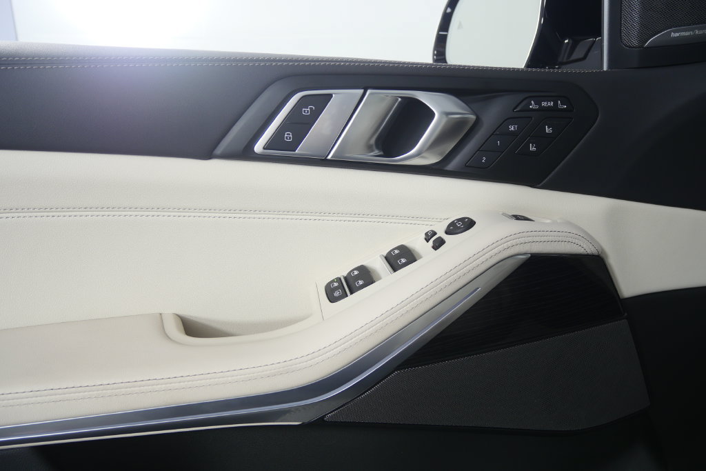 Certified 2026 BMW X7 M60i AWD/4WD image 9