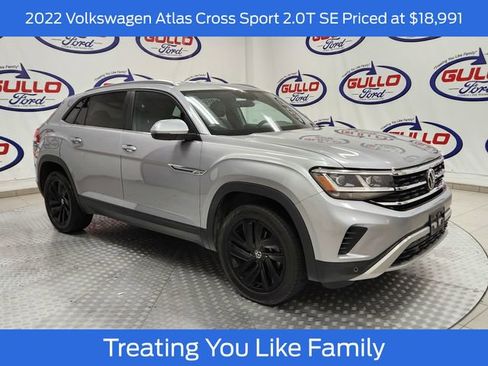 Used 2022 Volkswagen Atlas Cross Sport SE image 1