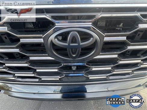 Used 2024 Toyota Sequoia image 31