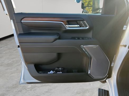 Used 2024 GMC Sierra 2500 Denali w/ Denali Reserve Package image 25