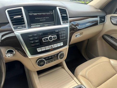 Used 2015 Mercedes-Benz ML 350 4MATIC w/ Premium 1 Package image 22