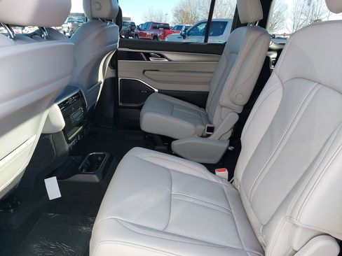 New 2026 Jeep Grand Wagoneer 2WD w/ Premium Group I image 16