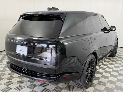 Used 2025 Land Rover Range Rover SE image 7
