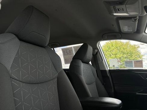 Certified 2025 Toyota RAV4 XLE AWD/4WD image 18