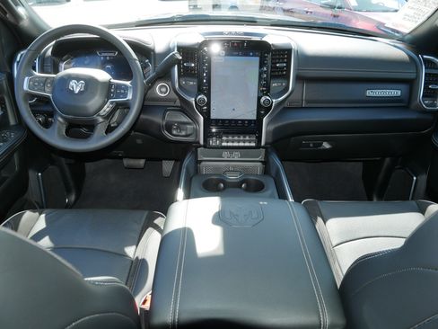 Used 2025 RAM 2500 Laramie AWD/4WD image 10