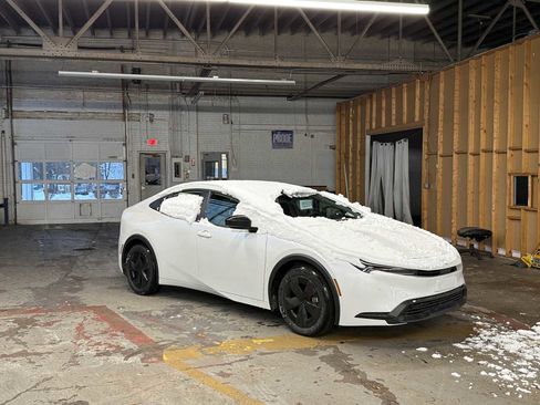 New 2026 Toyota Prius LE image 7