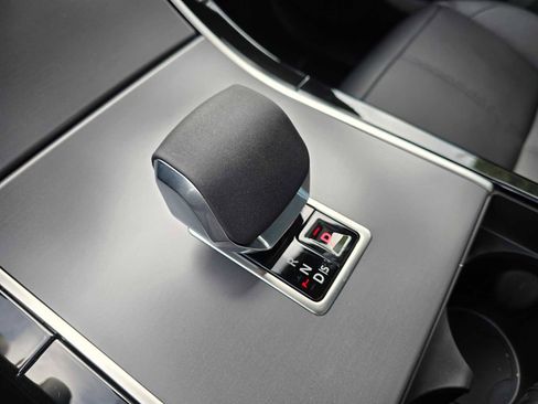 Used 2026 Land Rover Range Rover Velar S image 31