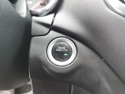 Used 2018 Chevrolet Equinox LT FWD image 31