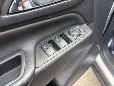 Used 2022 Chevrolet Equinox LT w/ LPO, Cargo Package FWD image 10