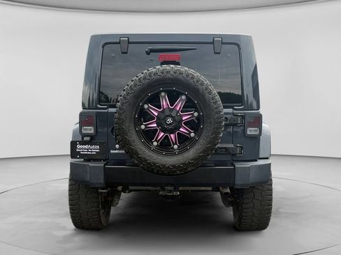 Used 2018 Jeep Wrangler Unlimited Sahara w/ Dual Top Group AWD/4WD image 7