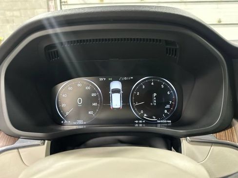 Used 2021 Volvo XC60 T6 Momentum AWD/4WD image 19