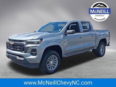 New 2026 Chevrolet Colorado LT w/ LT Convenience Package AWD/4WD image 2