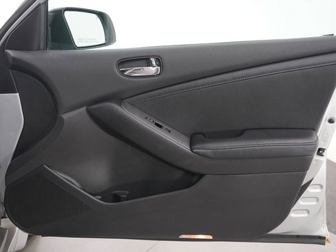 Used 2011 Nissan Altima 3.5 SR w/ 3.5SR Premium Pkg image 9