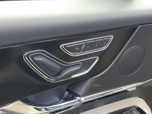 New 2026 Lincoln Corsair Premiere image 9